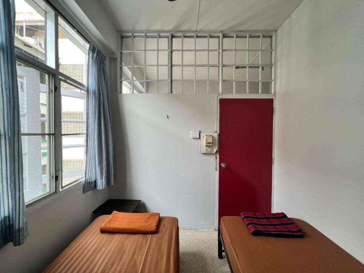 Merry V Guesthouse 방콕 외부 사진